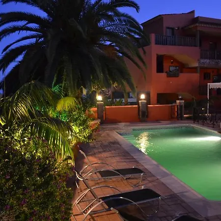 Volcano Beach Hotell