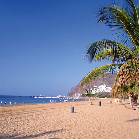 Volcano Beach Hotell