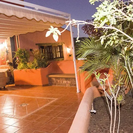 Volcano Beach Hotell 4*