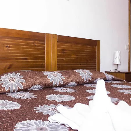 Volcano Beach Hotell 4*