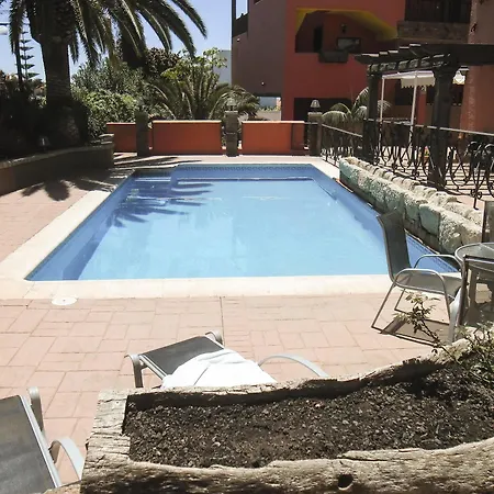 Volcano Beach Hotell 4*