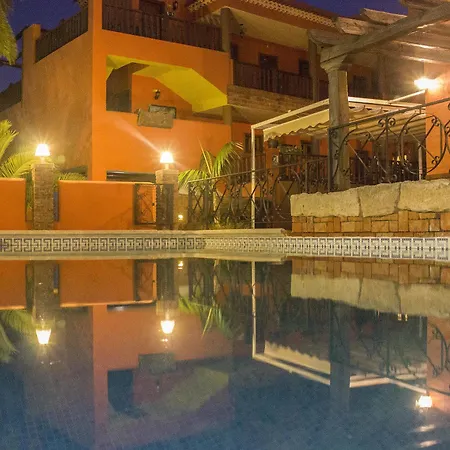 Volcano Beach Hotell