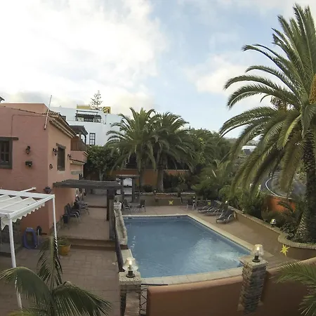 Volcano Beach Hotell 4*